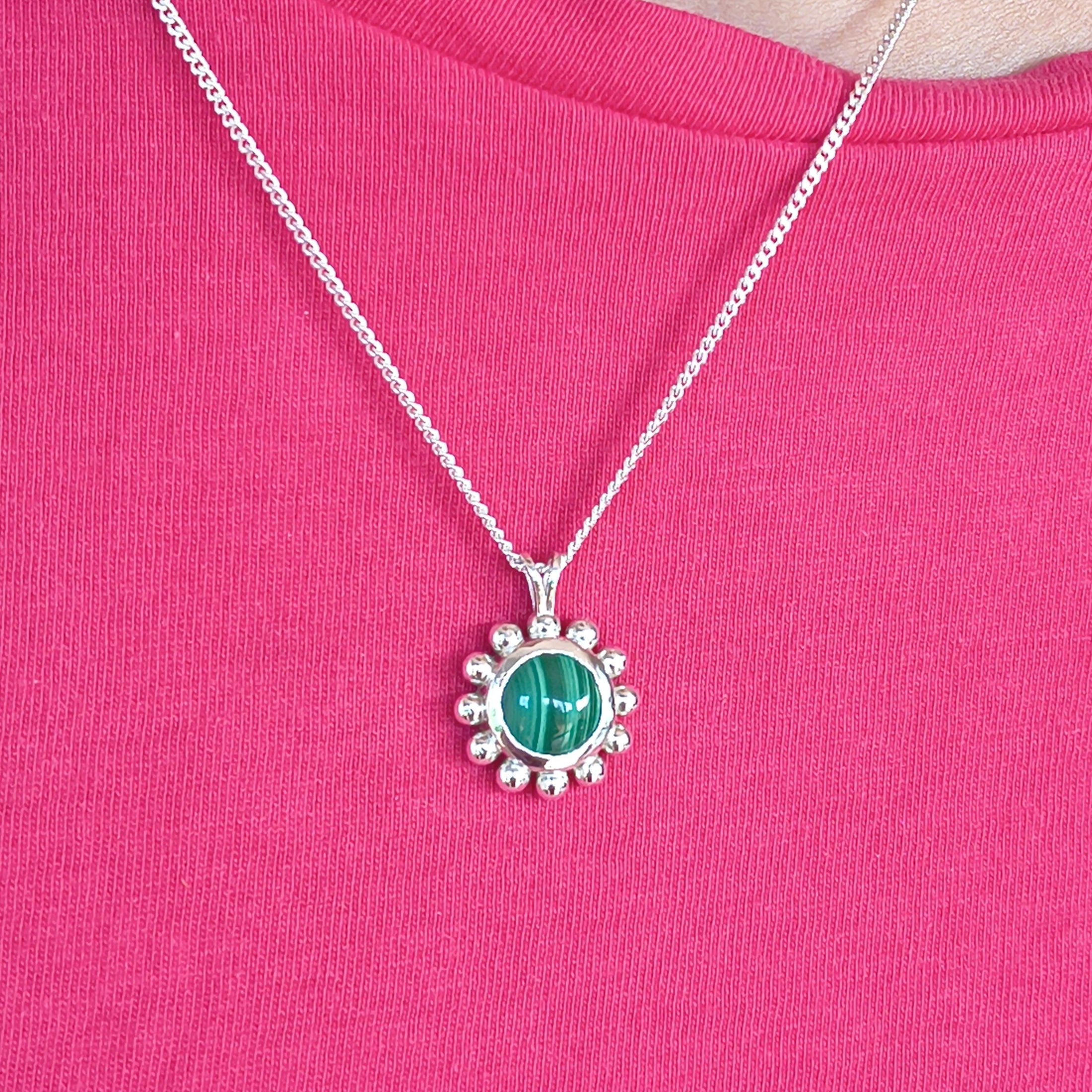 Ciondolo tondo con gemma di Malachite