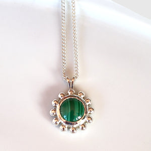 Ciondolo tondo con gemma di Malachite