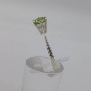 Anello solitario con peridoto