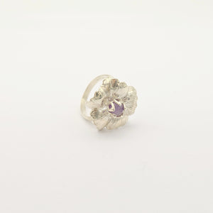 Anello stile floreale con gemma cabochon