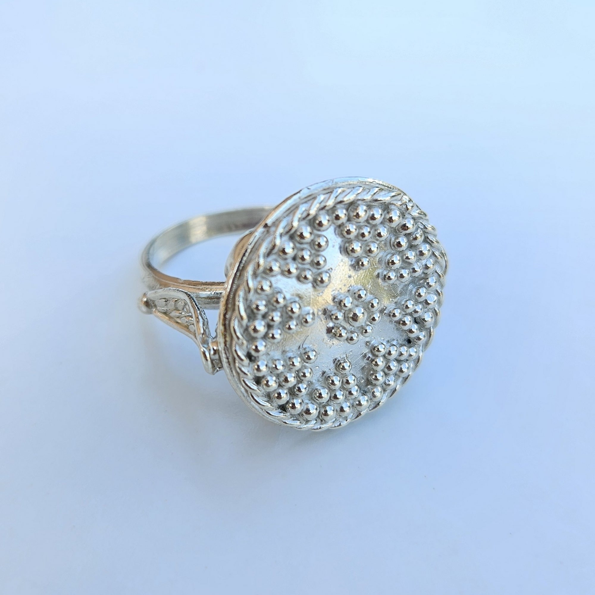 Anello Granulato Stile Antico Etrusco