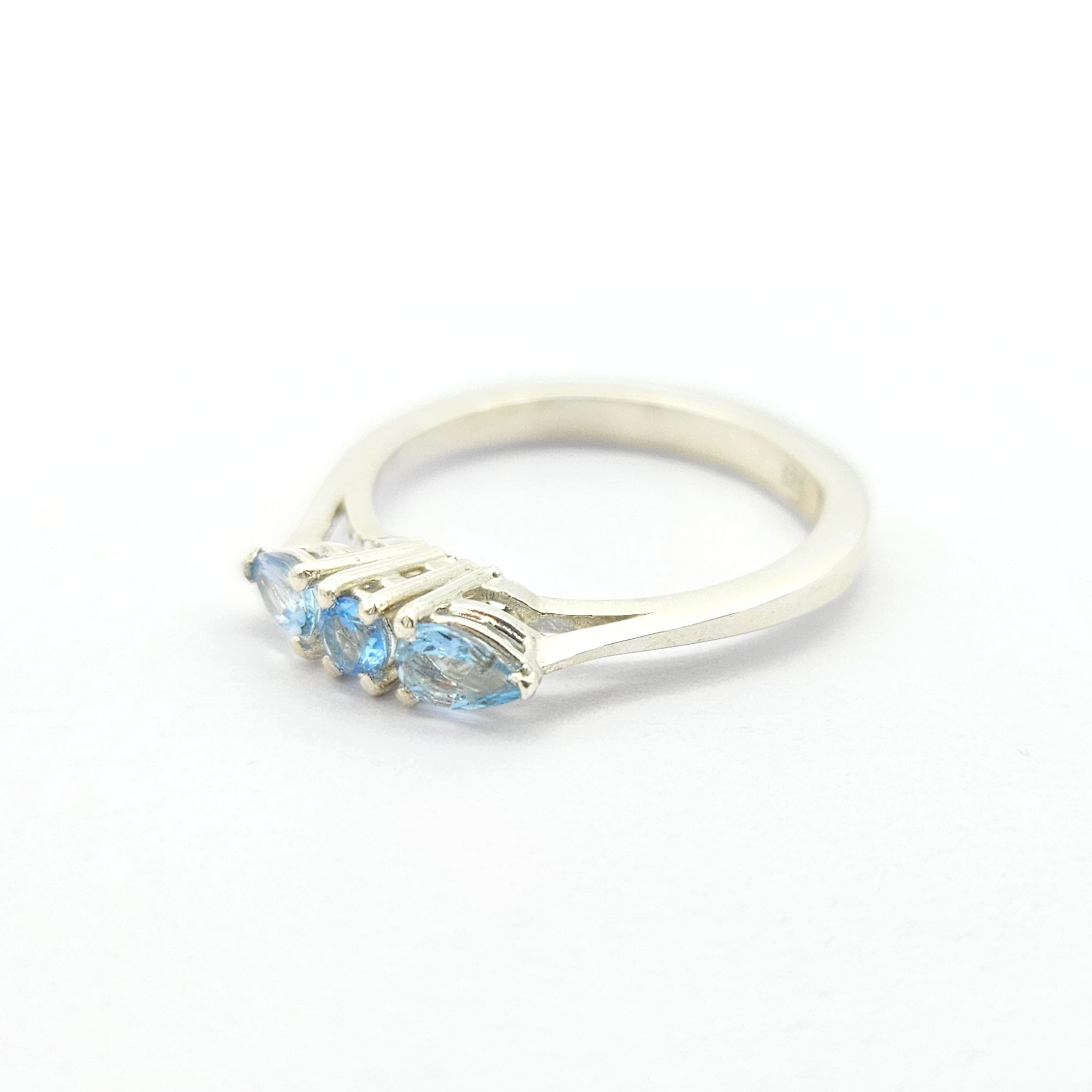 Anello trilogy con acquamarina