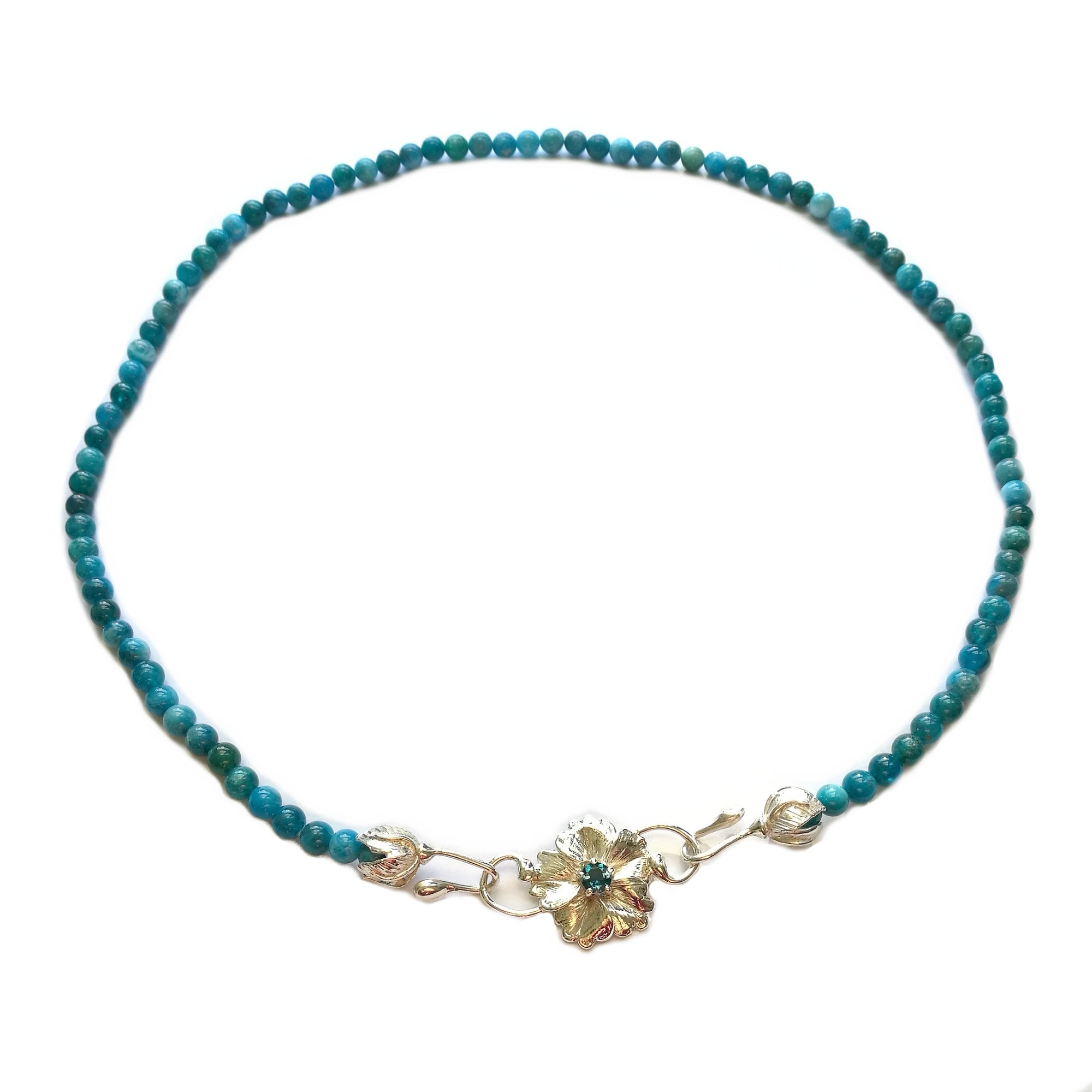 Collana di apatite con ciondolo in stile floreale