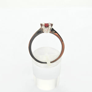 Anello solitario con granato
