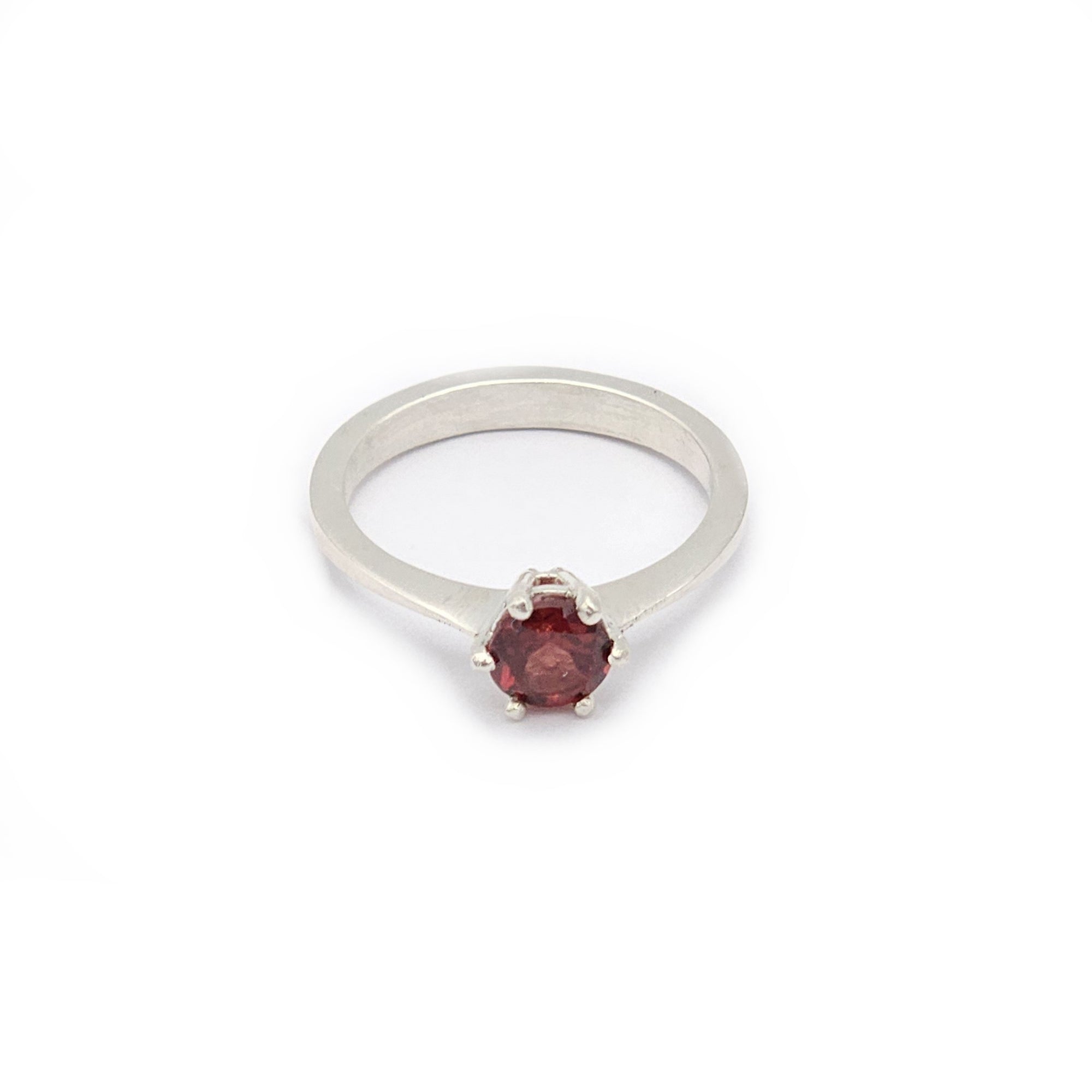 Anello solitario con granato