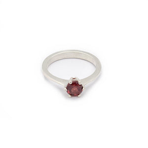 Anello solitario con granato
