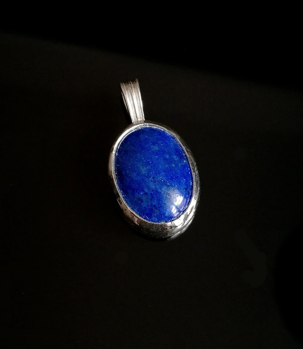Ciondolo Stile Classico con gemma cabochon