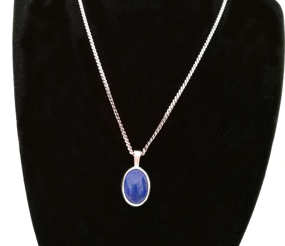 Ciondolo Stile Classico con gemma cabochon