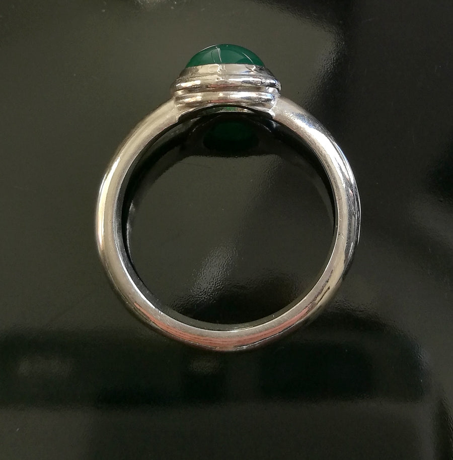 Anello con Pietra Cabochon Ovale