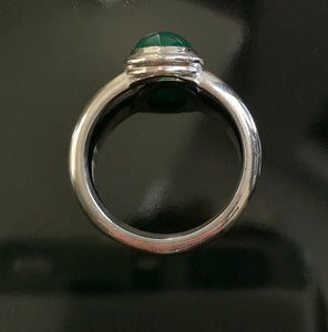 Anello con Pietra Cabochon Ovale