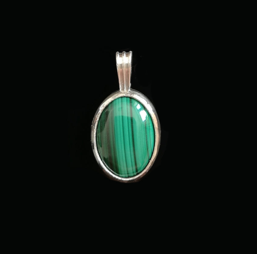 Ciondolo Stile Classico con gemma cabochon