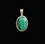 Carica l&#39;immagine nel visualizzatore di Gallery, Ciondolo Stile Classico con gemma cabochon
