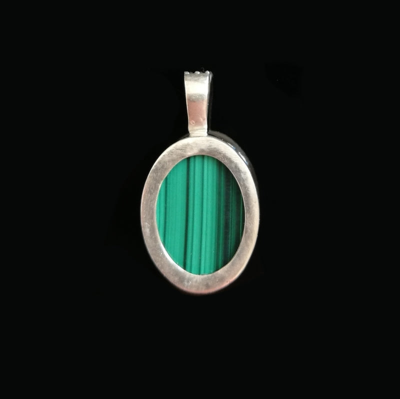 Ciondolo Stile Classico con gemma cabochon
