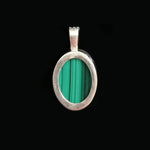 Carica l&#39;immagine nel visualizzatore di Gallery, Ciondolo Stile Classico con gemma cabochon
