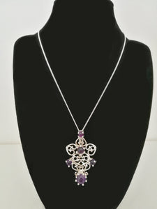 Ciondolo con ametiste cabochon