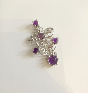 Ciondolo con ametiste cabochon